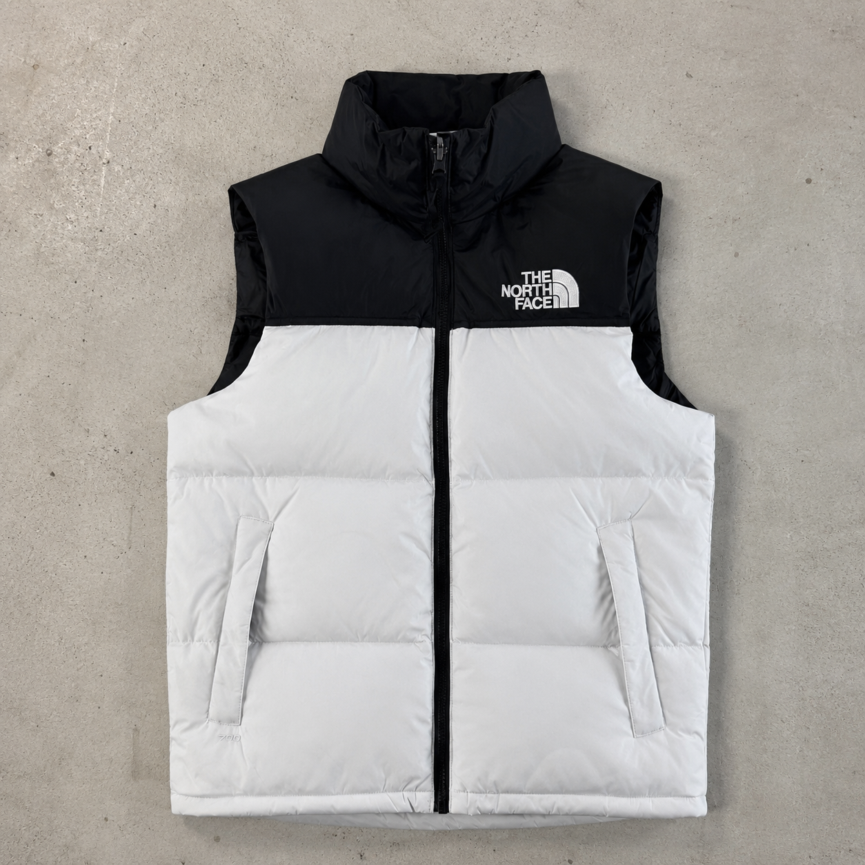 The North Face 1996 Retro Nuptse Vest – White / Black – New With Tags